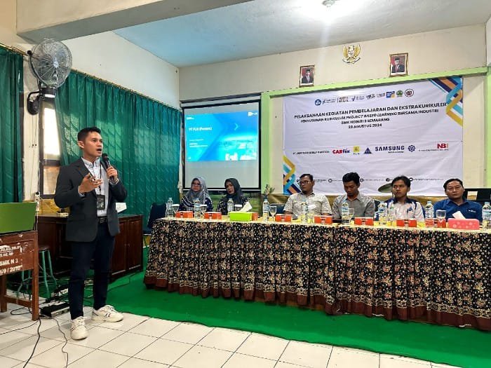 PLN UP2D Jateng dan DIY Peduli Dunia Pendidikan