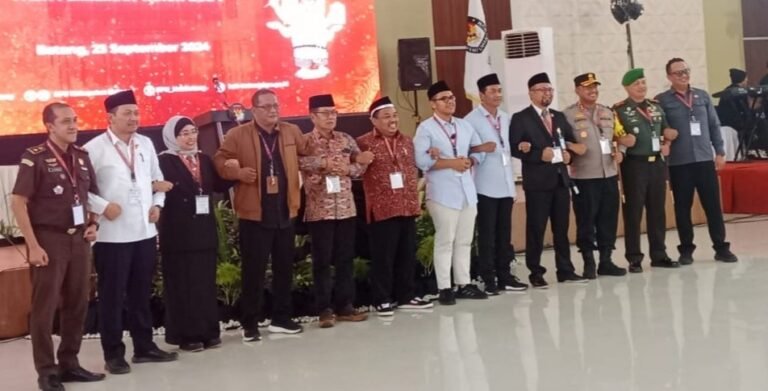 KPU BATANG PENGUNDIAN NOMOR URUT PASLON:  FAUZI FALLAS- AHMAD RIDWAN NO.1 & FAIZ KURNIAWAN – SUYONO NO.2