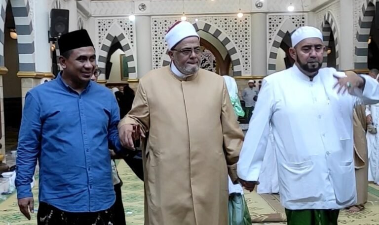 Habib Syech dan Ribuan Jamaah “Jamuri” Doakan Gus Yasin Tetap Amanah