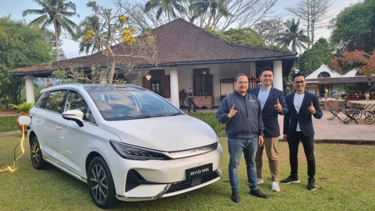 BYD M6 Terbukti Irit Baterai, Tangguh, dan Super Nyaman
