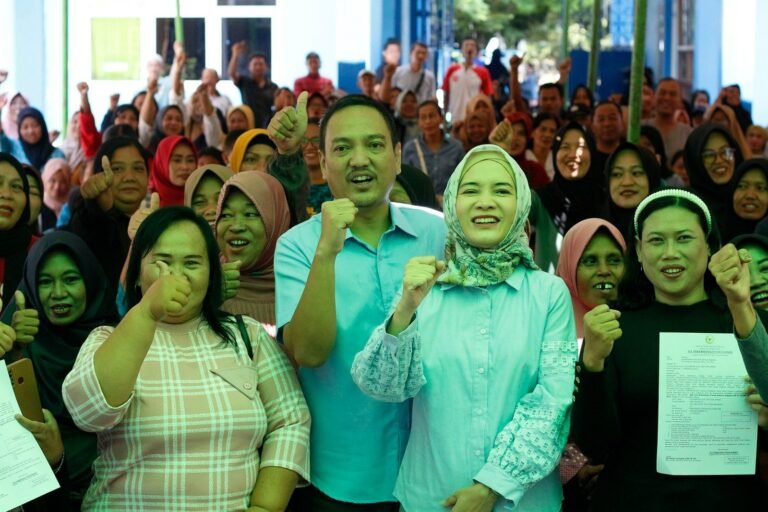 Terima Beasiswa PIP, Orang Tua Siswa Ini Sampaikan Aspirasi ke Yoyok Sukawi