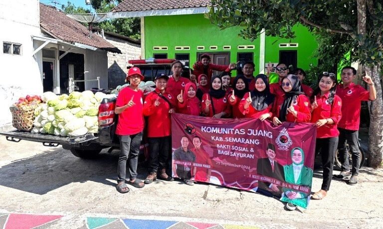 Giat Paslon MUTIARA dan Andika-Hendi, Komunitas Juang Kabupaten Semarang Bagikan Sayuran Gratis