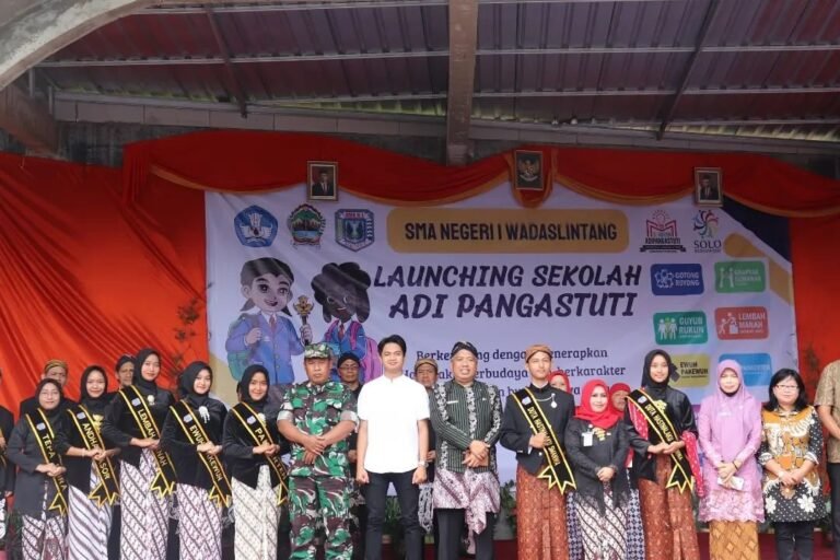 LAUNCHING SEKOLAH ADI PANGASTUTI SMA N 1 WADASLINTANG