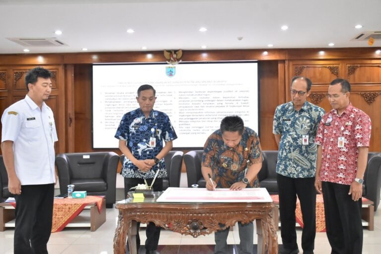 Tiket KA Natal & Tahun Baru Bisa Dipesan Mulai Hari Ini