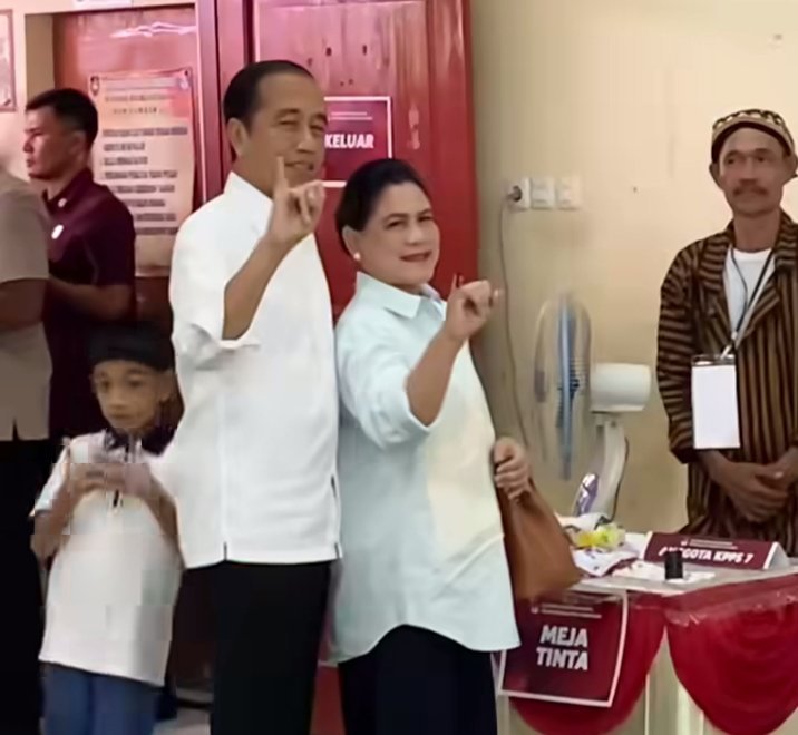 Jokowi Gunakan Hak Pilih di TPS 12 Sumber, Wapres Gibran di TPS 18 Manahan