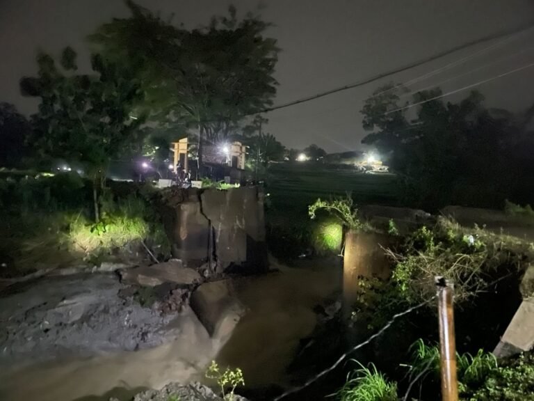 Jembatan Sragen – Ngawi Putus Diterjang Banjir
