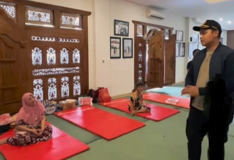 Banjir Kendal, Rumah Dinas Bupati Dico jadi Tempat Pengungsian 