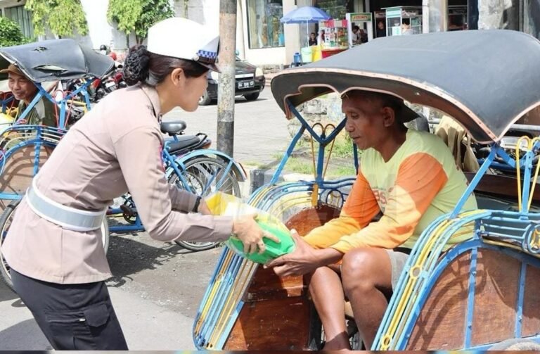 Polwan Polres Kendal Gelar Bhakti Sosial