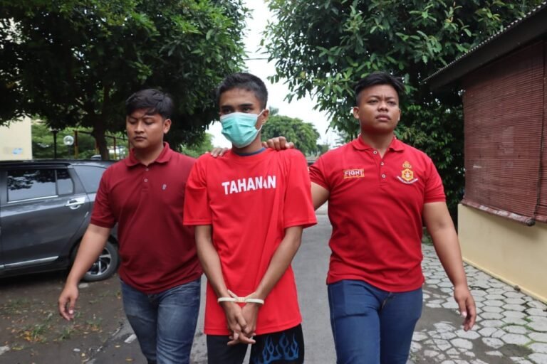 Kecanduan Sabu  Disergap Polisi  3.2 Gr