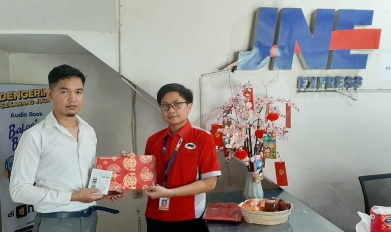 Rayakan Imlek, JNE Siap Antar Lebahagian dengan Semangat Melesat Sat Set