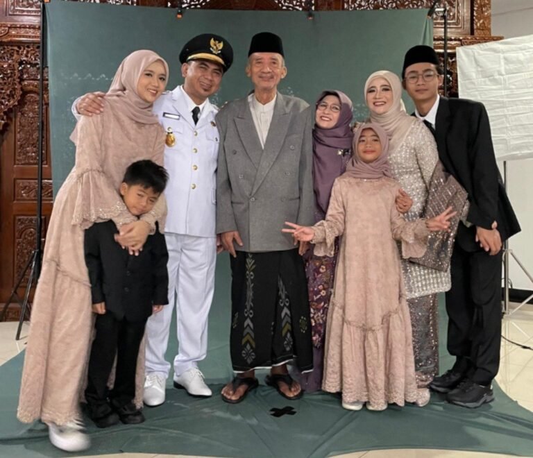 Sebelum Berangkat Pelantikan, Gus Yasin Minta Doa Restu Mertua