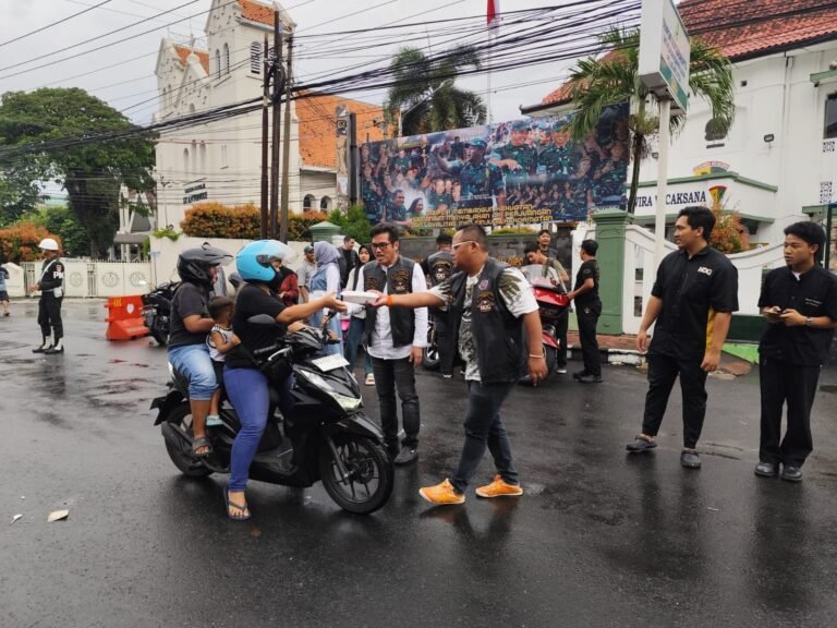 HOG Kalimas Solo Baksos Bagikan Ribuan Takjil di Bulan Ramadan