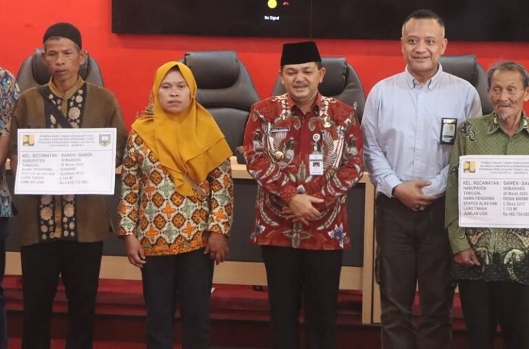 13 Warga Terima Pembayaran Tanah Perluasan TPA Blondo Bawen