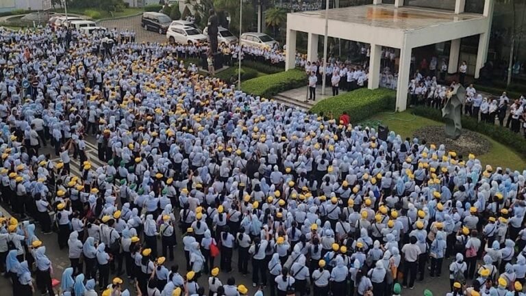 Serikat Pekerja Acungi Jempol Ahmad Luthfi Tangani Buruh Sritex