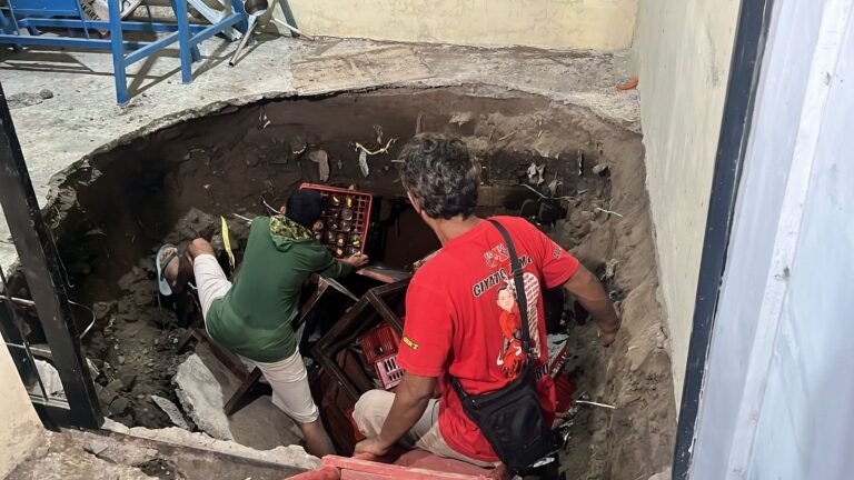 Tanah Amblas di Gedung Serbaguna Kadipiro, Dua Ibu Jadi Korban