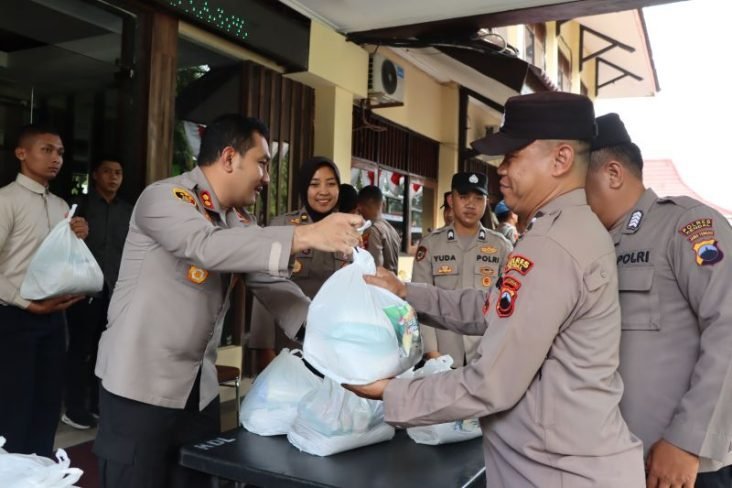 Polres Kendal Gelar Bazar Ramadhan