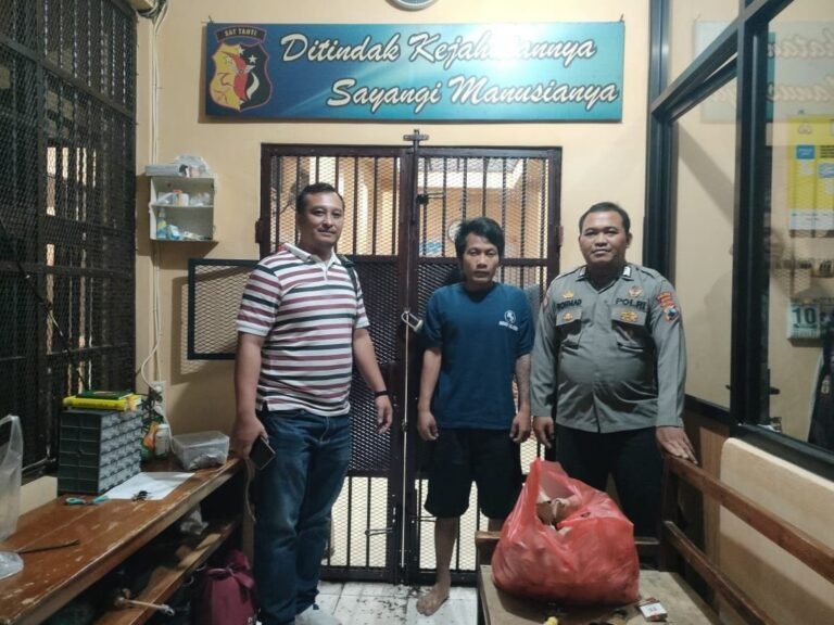 Cekcok Kekasih Disabet Golok