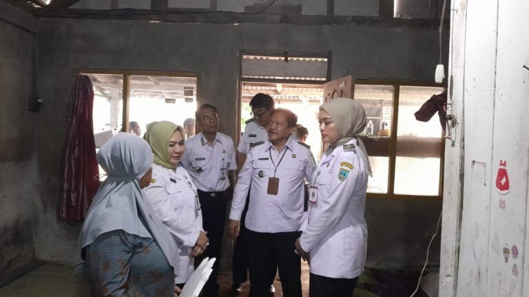Robby Nina Berikan Bantuan  Bedah  Rumah untuk 21 Rumah di Argomulyo
