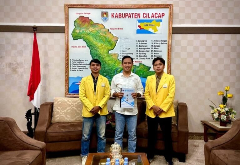 Mahasiswa UNNES Audensi Bupati Cilacap Sampaikan Permasalahan Pemuda 
