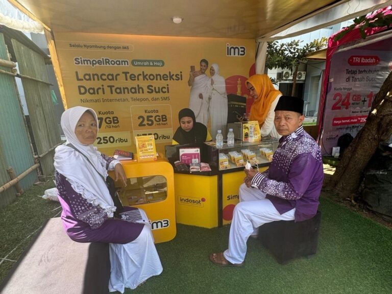 Layani Calon Jemaah Haji, Indosat Hadir 24 Jam di Embarkasi Solo