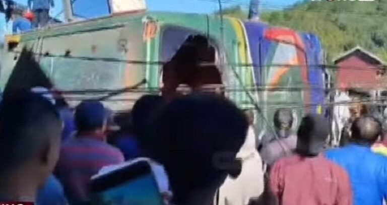 Bus ALS Terguling Tewaskan 12 Penumpang, Polisi Dirikan Posko DVI