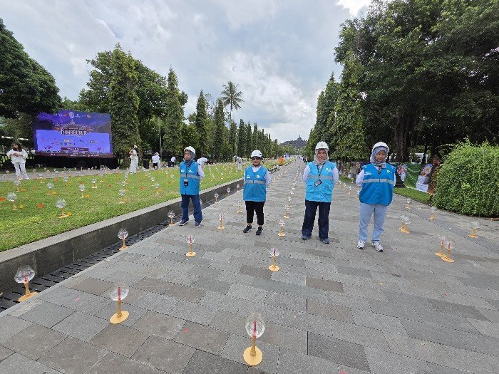 Usung Semangat Hari Kartini, PLN UP3 Magelang Pastikan Listrik Andal Tanpa Kedip di Perayaan Waisak