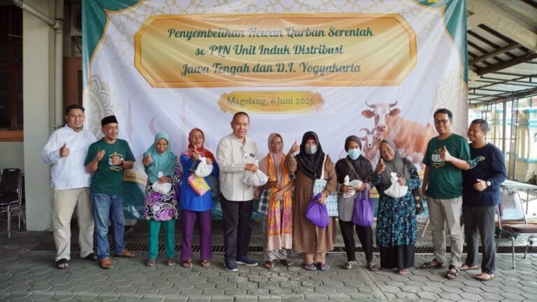 PLN UP3 Magelang Berbagi Daging Lurban di Hari Raya Idul Adha