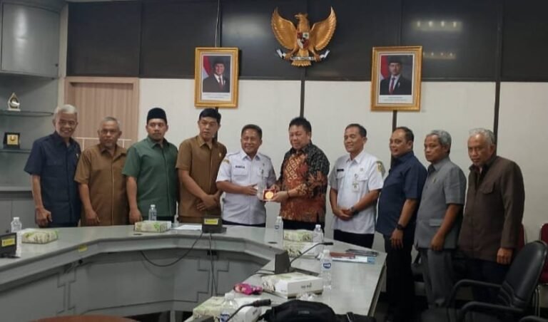 Panitia Angket DPRD Salatiga Konsultasi ke Yasip Khasani