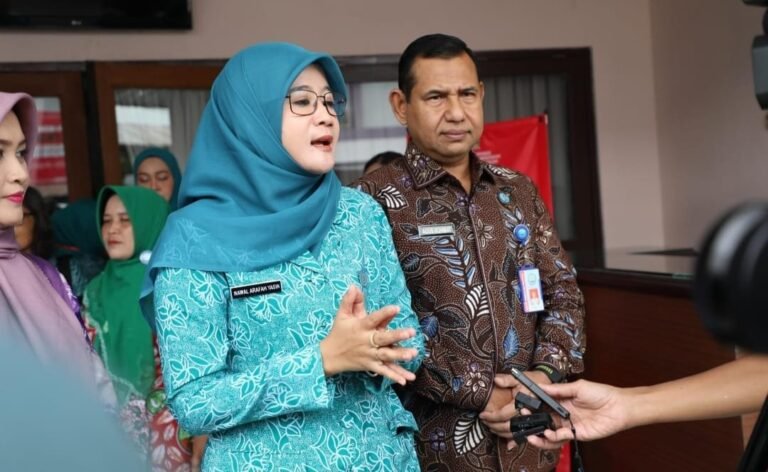 Ning Nawal Beberkan Tiga Strategi Asuh Anak di Era Digital