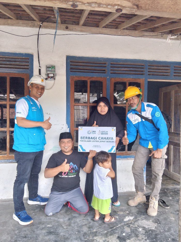 Jelang Idul Adha, PLN UP3 Magelang Nyalakan Listrik Gratis 